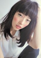 【スタイリング名&説明】<br>
『murakami masaya ×long』<br>
<br>
Cut : ロングスタイルで胸下全体をカットし重たくなり過ぎない様にレイヤーを。前髪は横に流して目にかからないぐらいで可愛らしさの強調の似合わせカット!<br>
<br>
Color :7LVのマーメイドアッシュで派手になり過ぎない自然なアッシュ系に!ハイトーン過ぎないアッシュ系のカラーはトリートメントをした様な美髪へ!!<br>
<br>
ロングのまとまりやすさ抜群のレイヤースタイルで重すぎず乾かしただけで決まるスタイルが人気のポイント!<br>
<br>
【自分でのスタイリング方法】<br>
ナチュラルで柔らかい美髪ストレートスタイルが好きな方にはオススメのスタイルです。アイロンは使わず毛先にナチュラルなカールを付けるならストレートアイロンがオススメ。<br>
<br>
スタイリスト:村上正也(Velvet on the Beach@表参道)<a class="deflink" href="https://www.instagram.com/murakami.masaya/">Instagram</a>