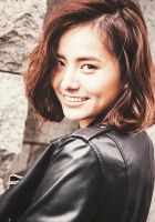 切りっぱなしのボブのウェーブスタイルです。
<br>
【自分でのスタイリング方法】
①根元から乾かします。
<br>
②巻女の28ミリを使用し中間巻きをMIXして巻いてあげます。
<br>
③束感が出るようにシアバターとトリートメントのオイルを混ぜて揉み込んであげます。