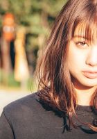 毛先の大きいワンカールが特徴のミディアムボブのスタイルです。 巻女の32ミリでしっかり毛先から平巻きでワンカール巻いてあげ ます。カールの重なり合いで、 ナチュラルな柔らかさとラフさが出るので、 どんな場面でも合う巻き方なのでオススメです。